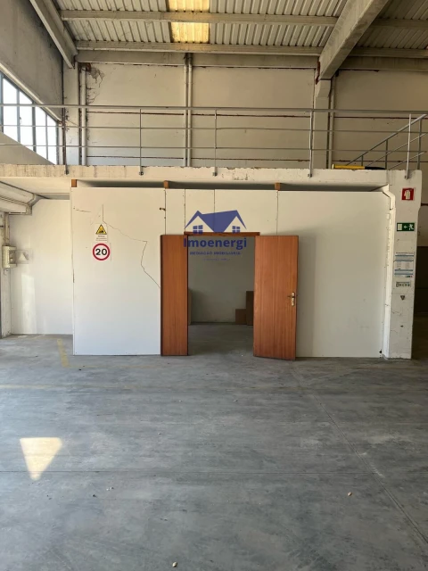 Armazém para Arrendamento em Póvoa de Varzim, Beiriz e Argivai