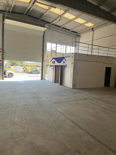 Armazém para Arrendamento em Póvoa de Varzim, Beiriz e Argivai