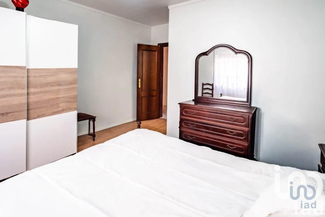 Apartamento T3 para Venda em Bombarral e Vale Covo Foto 10