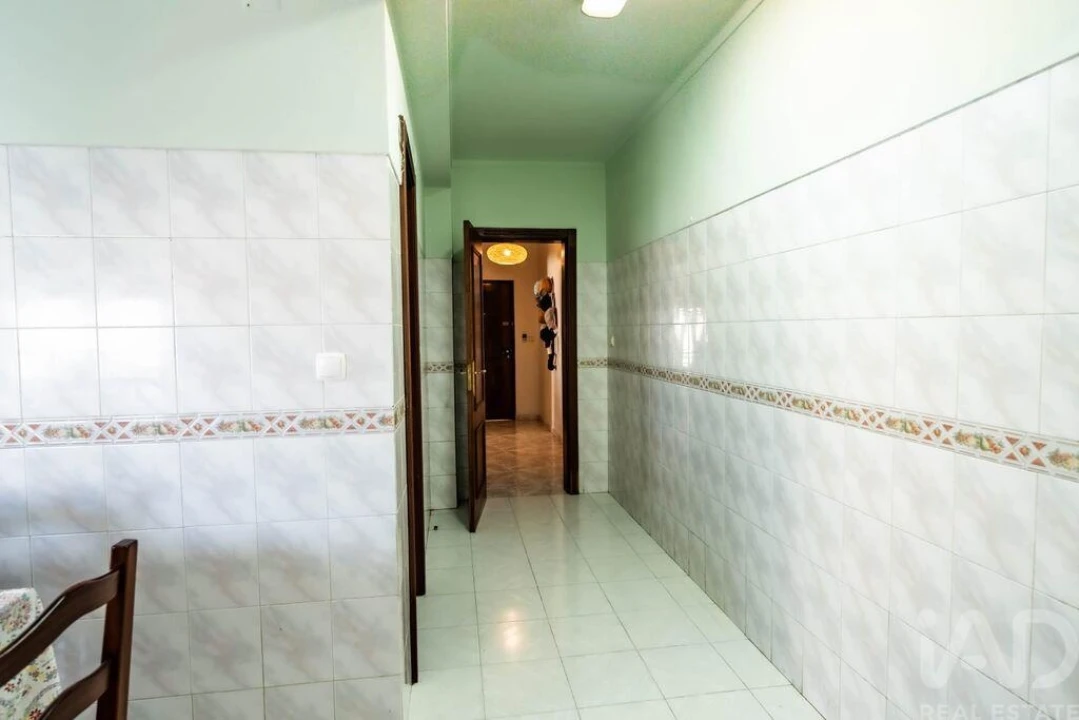 Apartamento T3 para Venda em Bombarral e Vale Covo Foto 17