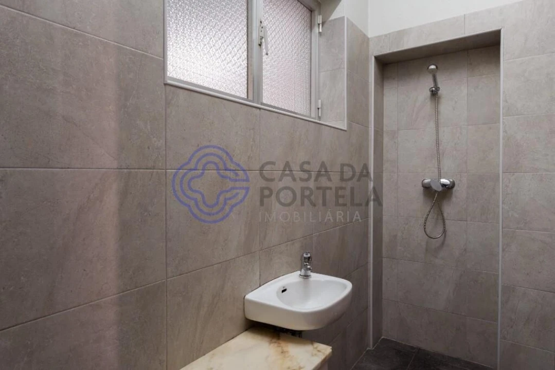 Armazém para Venda em Ramalde Foto 11