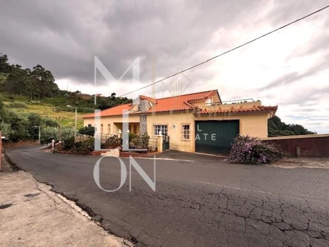 Moradia T3 para Venda em Canhas Foto 4