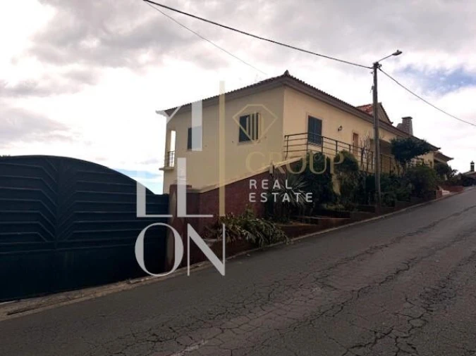 Moradia T3 para Venda em Canhas Foto 3