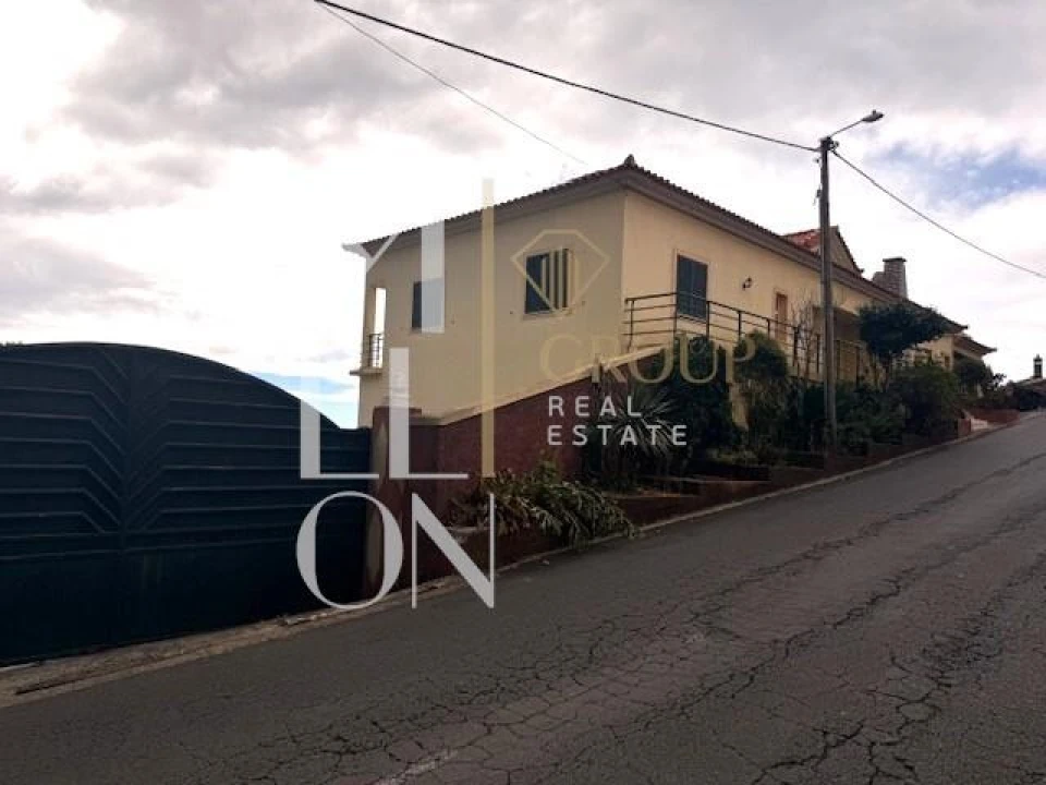 Moradia T3 para Venda em Canhas Foto 3