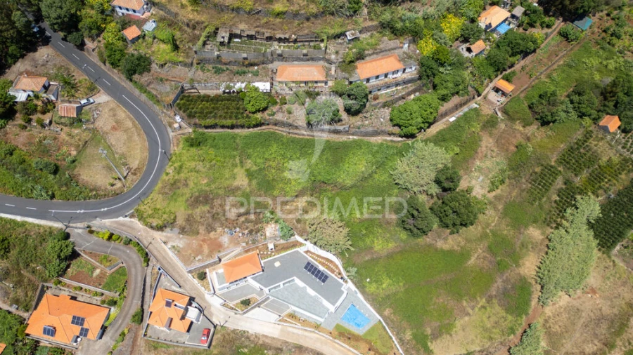 Terreno para Venda em Caniço