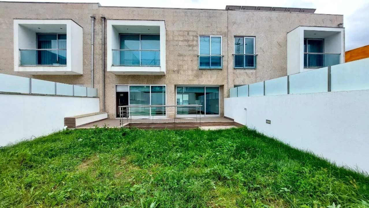 Moradia T4 para Venda em Real, Dume e Semelhe Foto 1