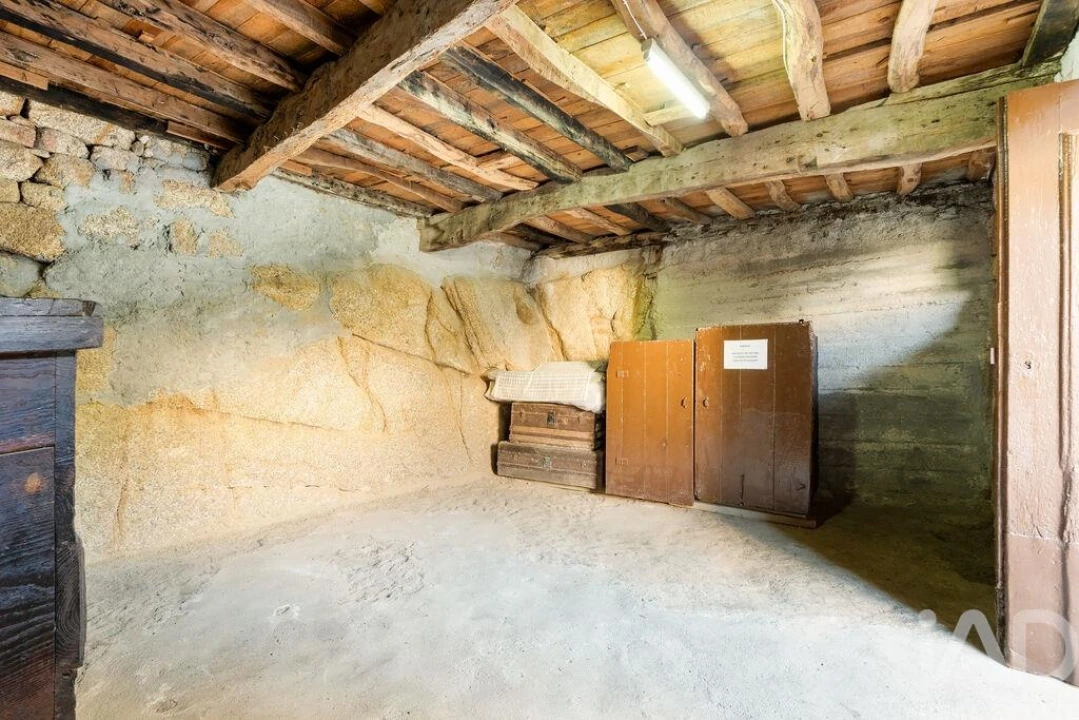 Quinta T8 para Venda em São Martinho de Mouros Foto 31