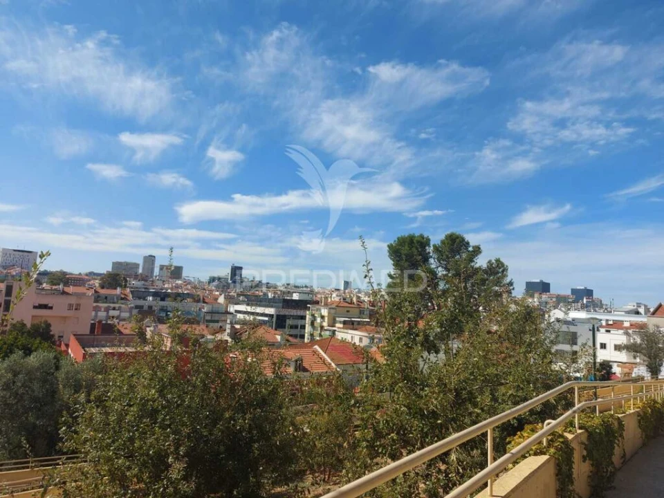 Apartamento T2 para Venda em Penha de França Foto 1