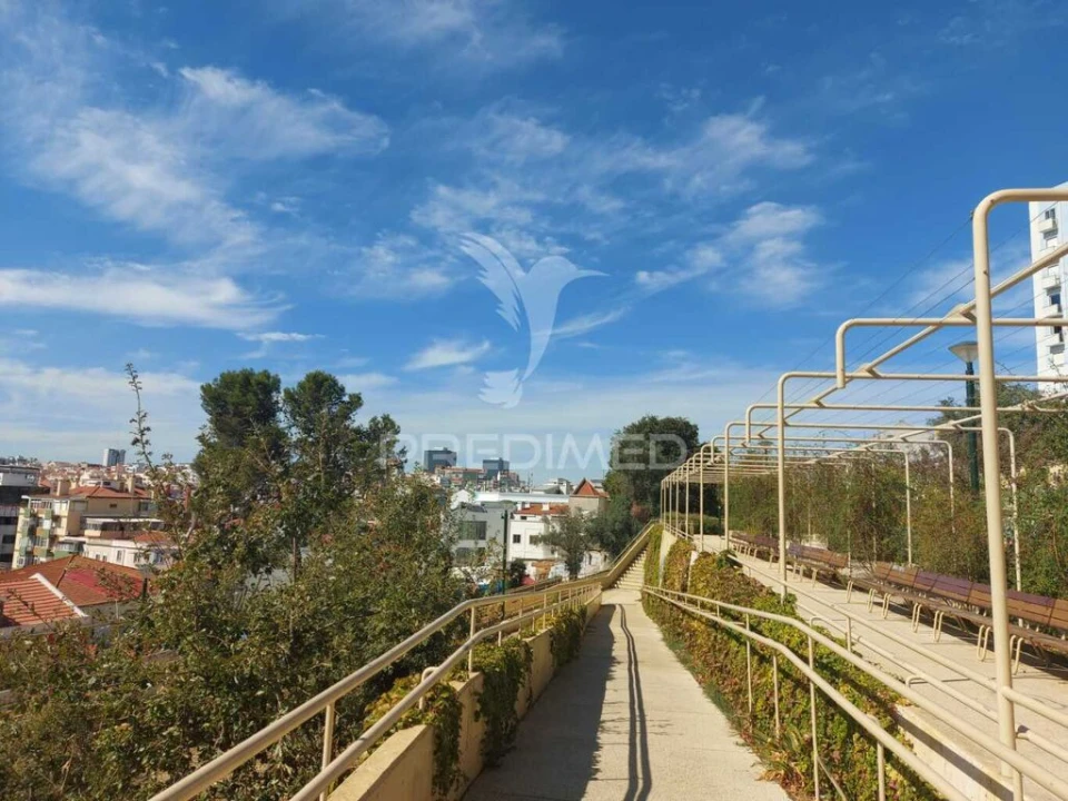 Apartamento T2 para Venda em Penha de França Foto 4