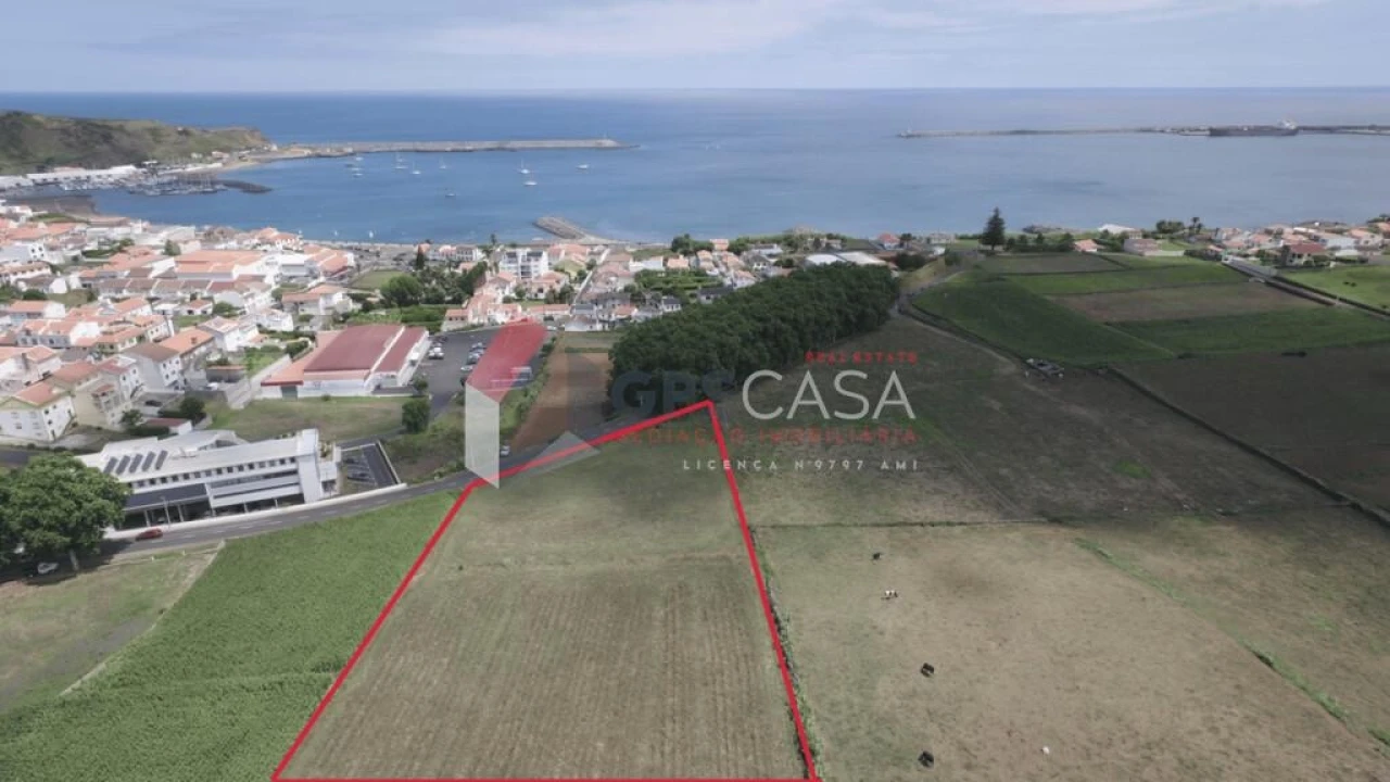 Terreno para Venda em Praia da Vitoria (Santa Cruz) Foto 12