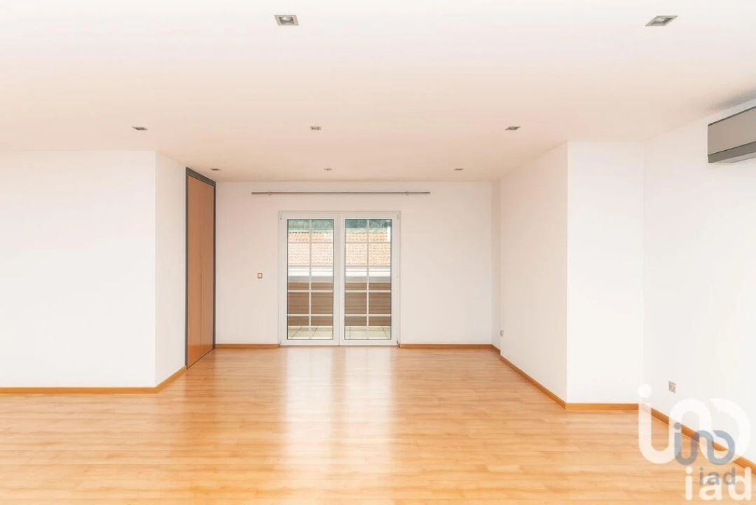 Apartamento T1 para Venda em Marinha Grande Foto 2