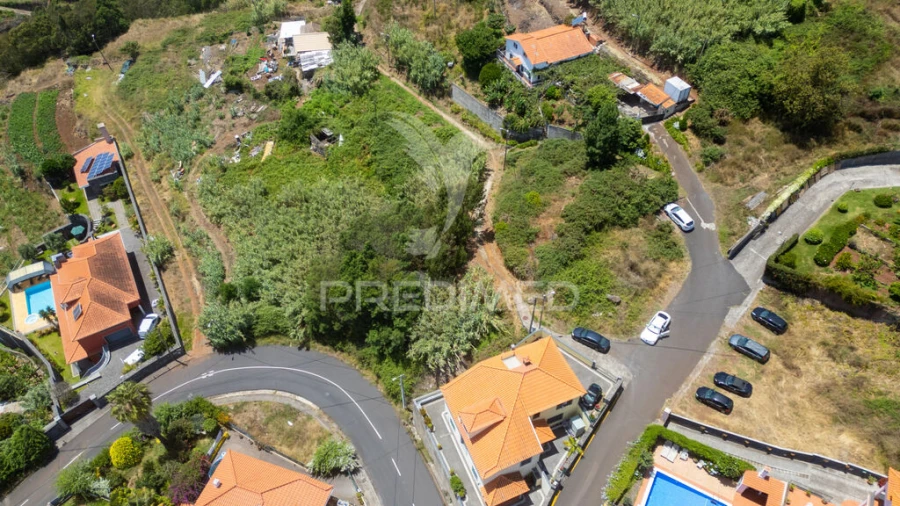 Terreno para Venda em Caniço Foto 1