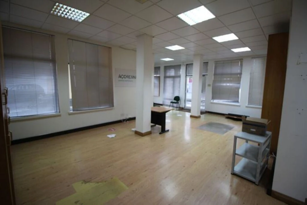 Loja para Venda em Ponta Delgada (São José) Foto 13