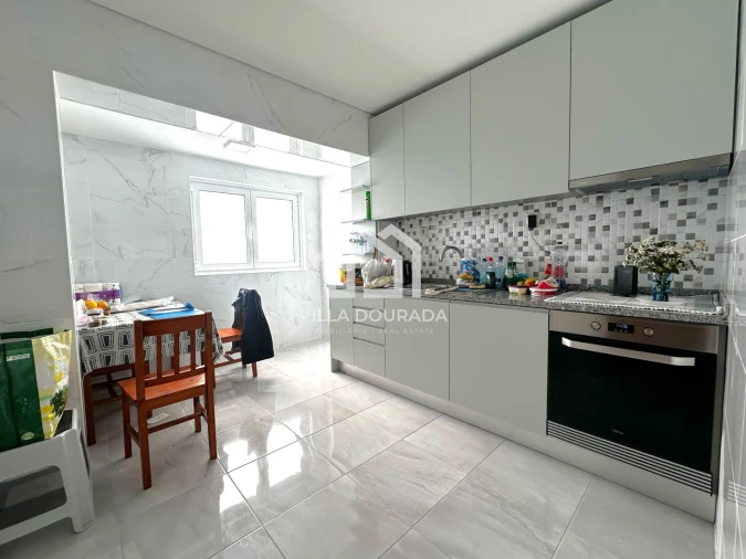 Moradia T4 para Venda em Campanhã Foto 1