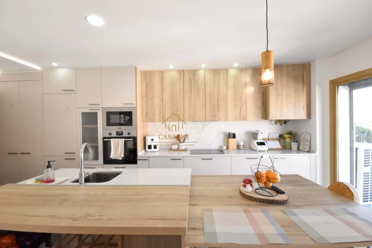 Apartamento T4 para Venda em Castanheira do Ribatejo e Cachoeiras