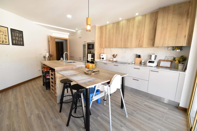 Apartamento T4 para Venda em Castanheira do Ribatejo e Cachoeiras Foto 36