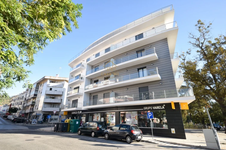 Apartamento T4 para Venda em Castanheira do Ribatejo e Cachoeiras Foto 2