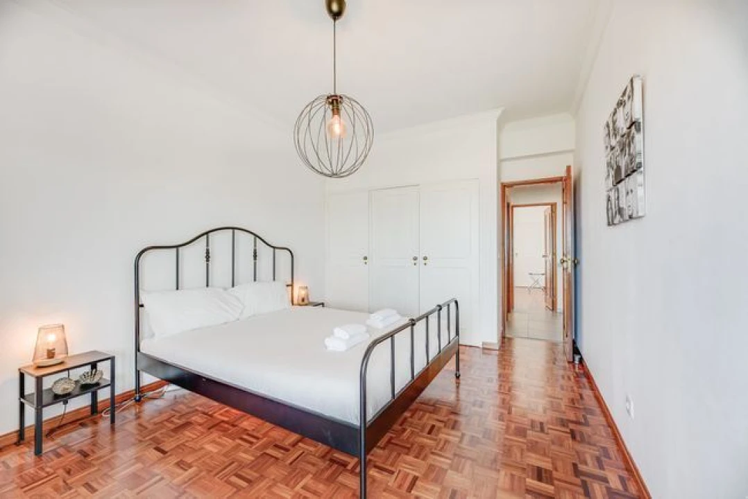 Apartamento T2 para Arrendamento em Colares Foto 9