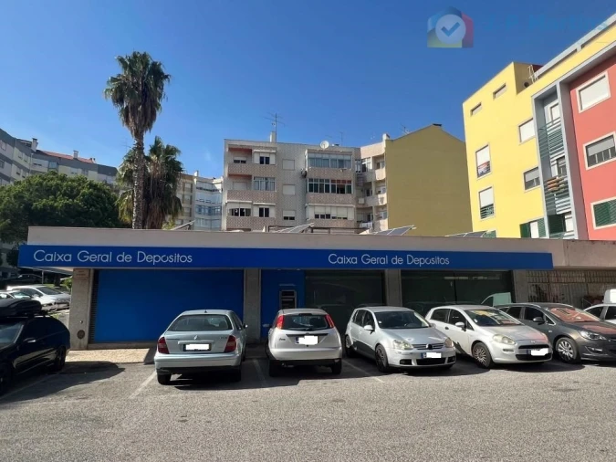 Loja para Venda em Póvoa de Santo Adrião e Olival Basto Foto 8