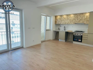 Apartamento T2 para Venda em Almada, Cova da Piedade, Pragal e Cacilhas