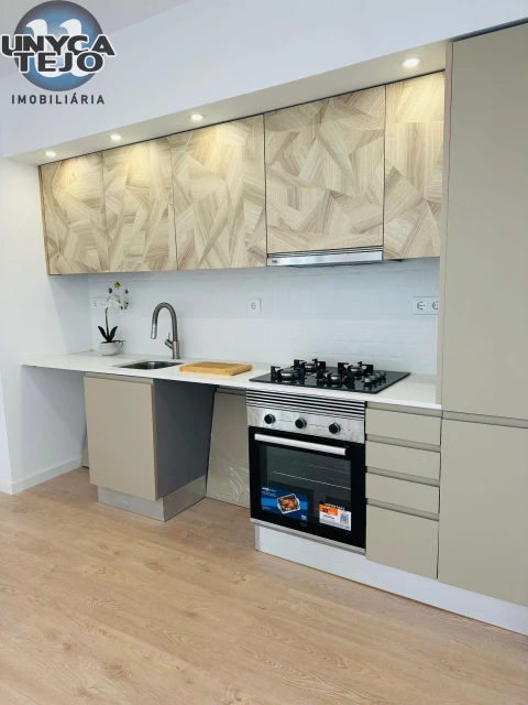 Apartamento T2 para Venda em Almada, Cova da Piedade, Pragal e Cacilhas