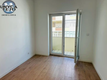 Apartamento T2 para Venda em Almada, Cova da Piedade, Pragal e Cacilhas