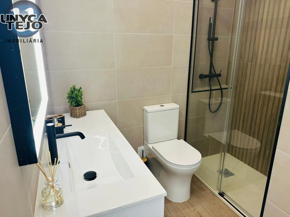 Apartamento T2 para Venda em Almada, Cova da Piedade, Pragal e Cacilhas Foto 13
