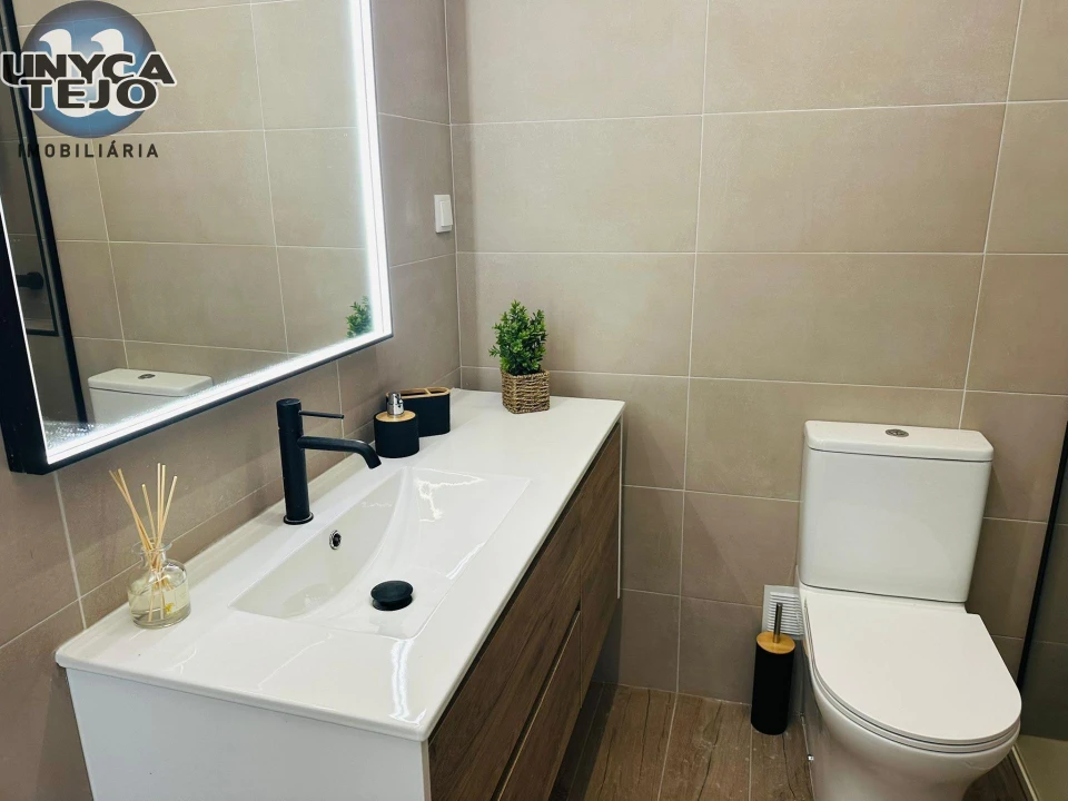 Apartamento T2 para Venda em Almada, Cova da Piedade, Pragal e Cacilhas Foto 15