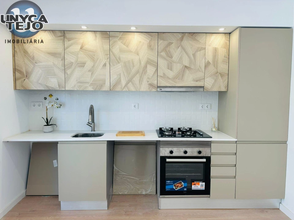 Apartamento T2 para Venda em Almada, Cova da Piedade, Pragal e Cacilhas Foto 5