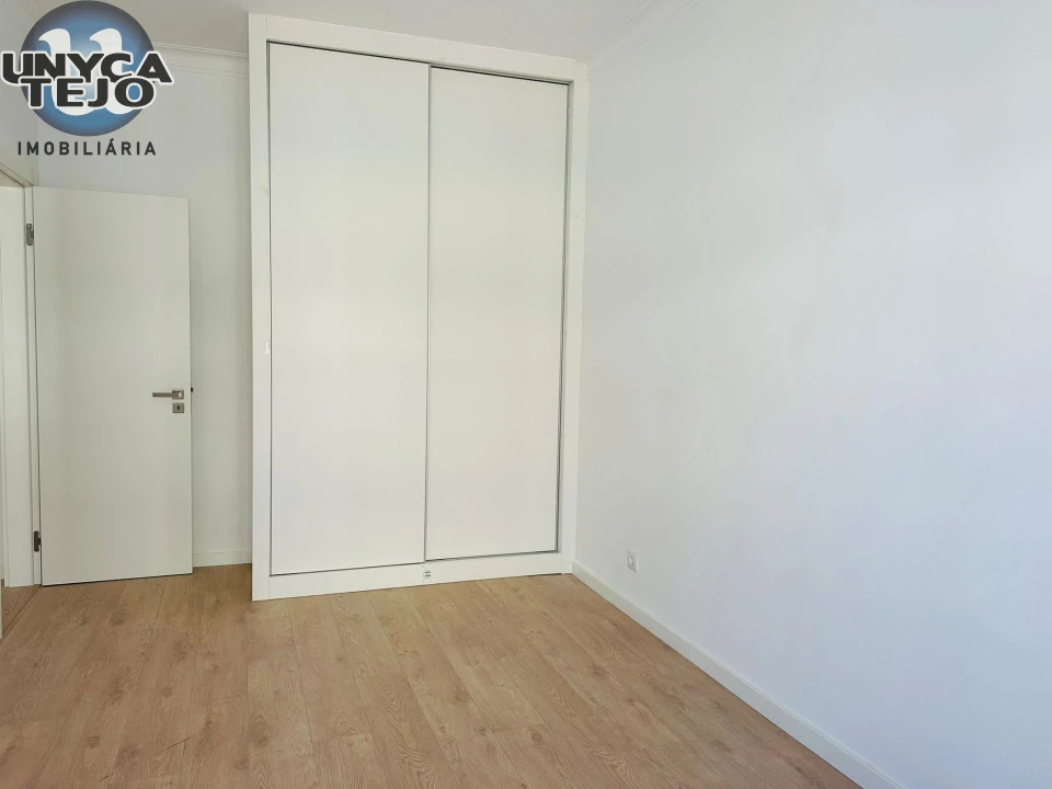 Apartamento T2 para Venda em Almada, Cova da Piedade, Pragal e Cacilhas Foto 8