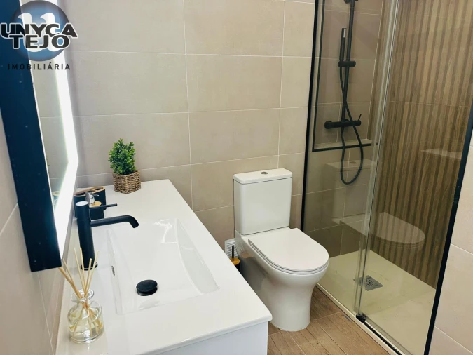 Apartamento T2 para Venda em Almada, Cova da Piedade, Pragal e Cacilhas Foto 13
