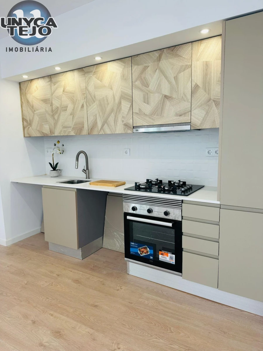 Apartamento T2 para Venda em Almada, Cova da Piedade, Pragal e Cacilhas Foto 4
