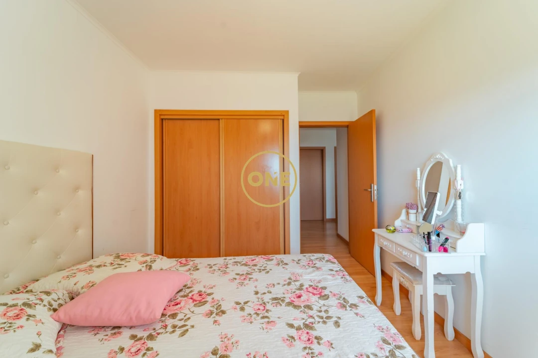 Apartamento T2 para Venda em Rosto do Cão (São Roque) Foto 8