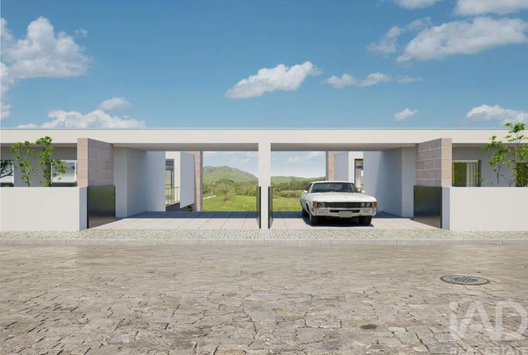 Moradia T4 para Venda em Igreja Nova e Cheleiros Foto 12