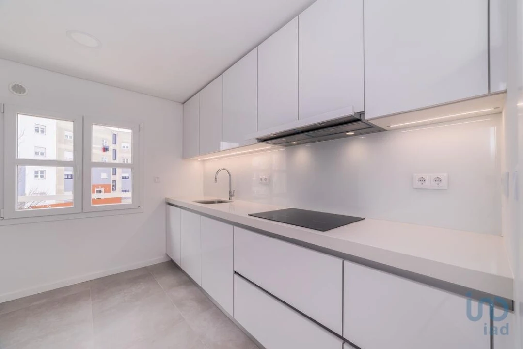 Apartamento T2 para Venda em Tavarede Foto 3