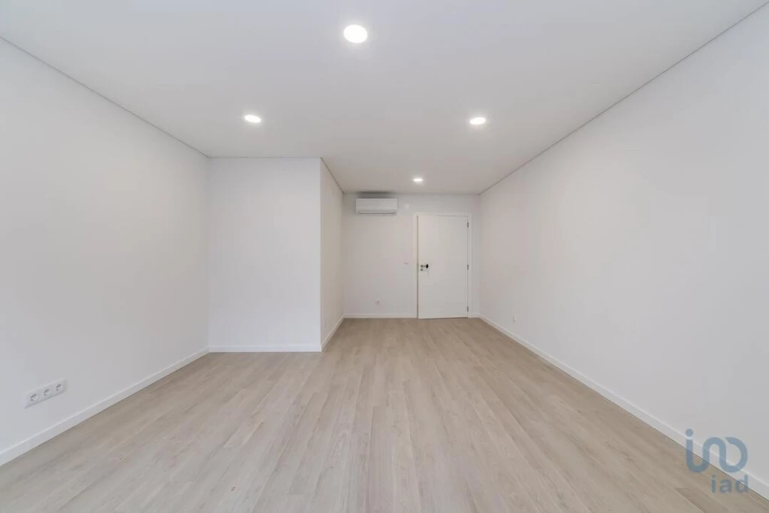 Apartamento T2 para Venda em Tavarede Foto 6