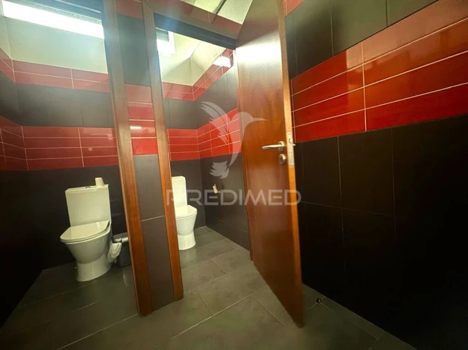 Loja para Arrendamento em Ponte Foto 10