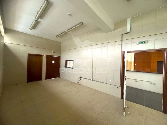 Loja para Arrendamento em Ponte Foto 11