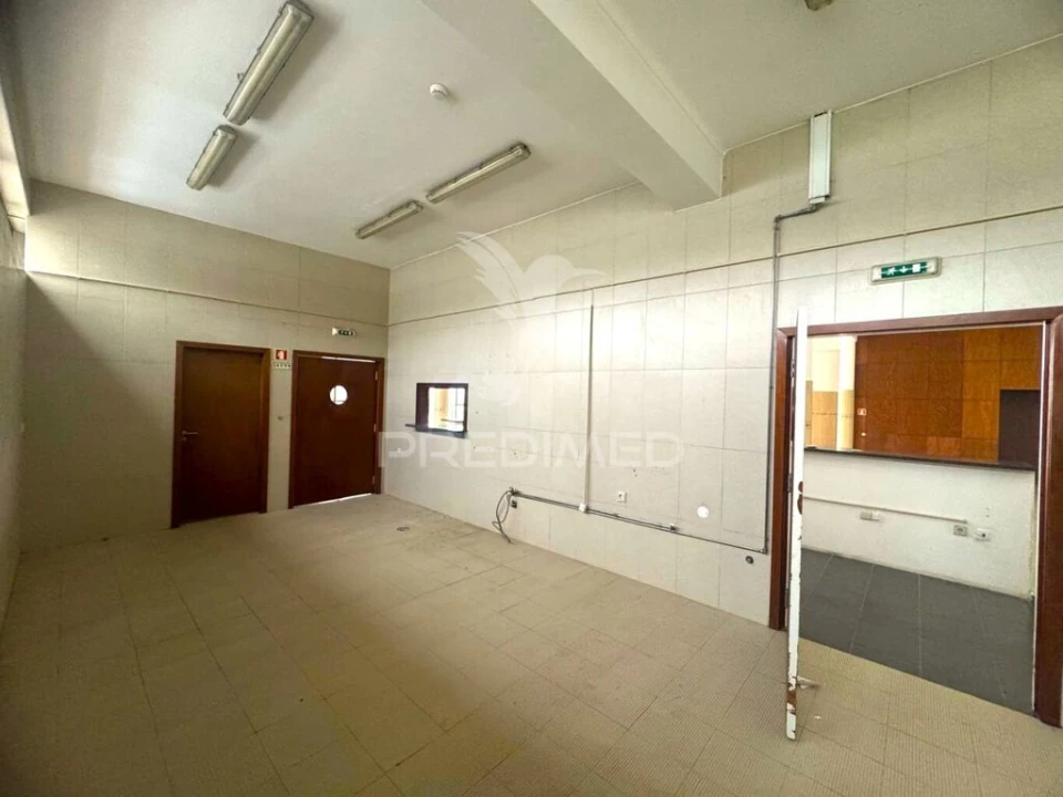 Loja para Arrendamento em Ponte Foto 11
