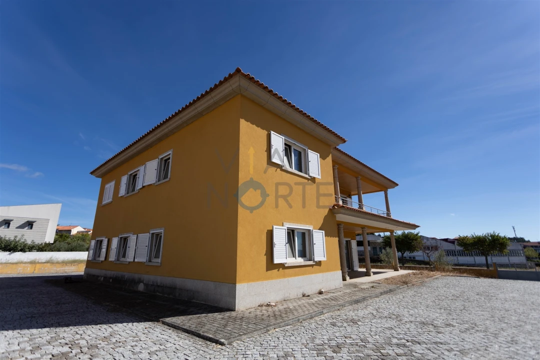 Moradia T6 para Venda em Alfandega da Fe Foto 7