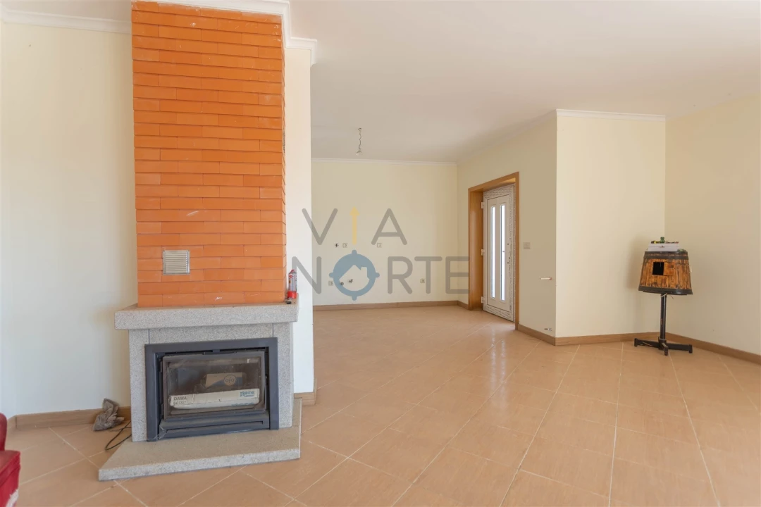 Moradia T6 para Venda em Alfandega da Fe Foto 14