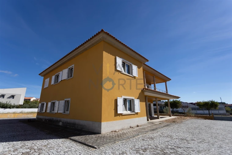 Moradia T6 para Venda em Alfandega da Fe Foto 7