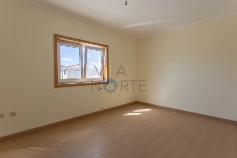 Moradia T6 para Venda em Alfandega da Fe Foto 18