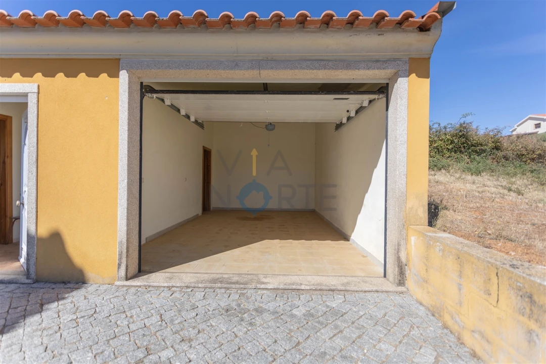 Moradia T6 para Venda em Alfandega da Fe Foto 40