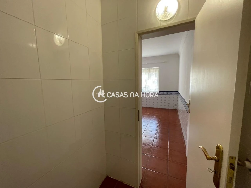 Apartamento T2 para Arrendamento em Benfica Foto 22