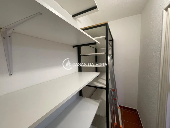 Apartamento T2 para Arrendamento em Benfica Foto 25