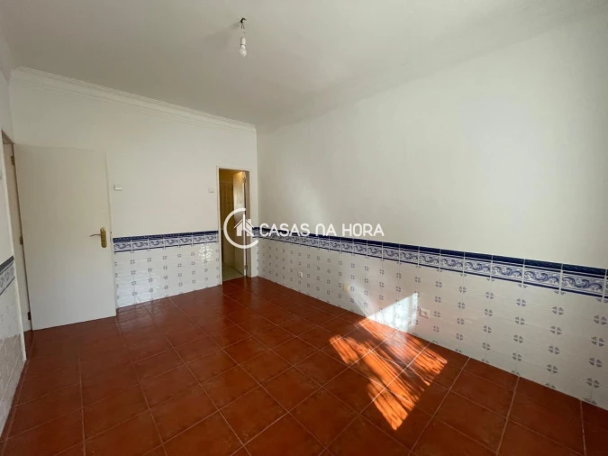 Apartamento T2 para Arrendamento em Benfica Foto 8