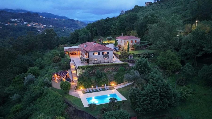 Moradia T6 para Venda em Espadanedo Foto 2