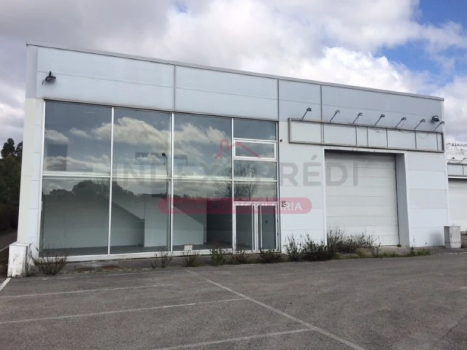 Armazém para Venda em Barrô e Aguada de Baixo Foto 8