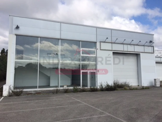 Armazém para Venda em Barrô e Aguada de Baixo Foto 8